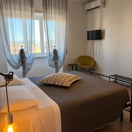 Apartment Eufonia Vinyl Friendly